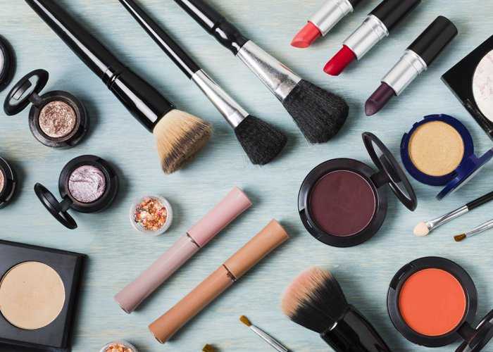 Como vender produtos de maquiagem e beleza de casa para clientes