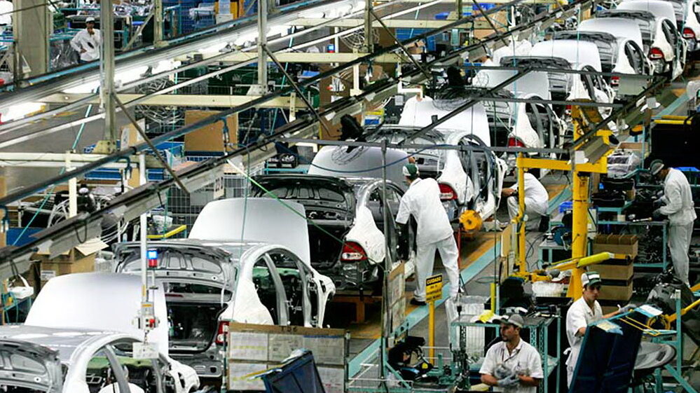 Dentro da fábrica de vários bilhões de dólares da BMW produzindo o mais recente cupê da série 4 - linha de produção