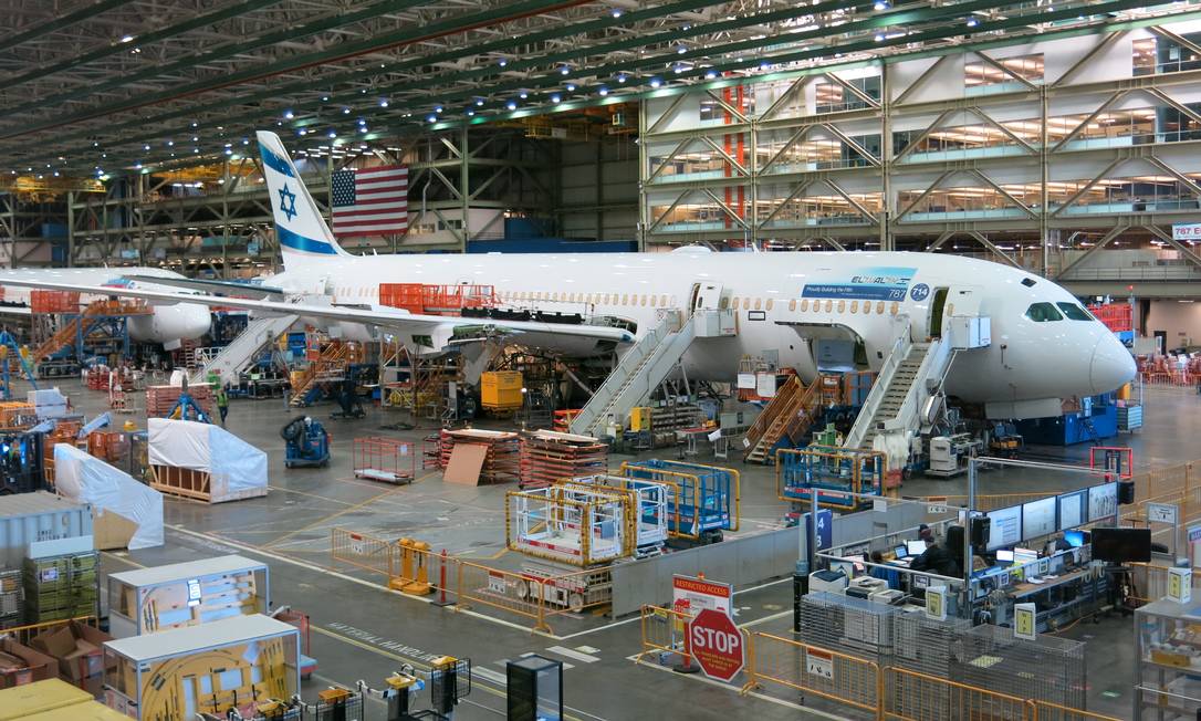 Linha de produção de aviões✈️2022: Construção da Boeing e Airbus {FACTORY tour} – Processo de fabricação