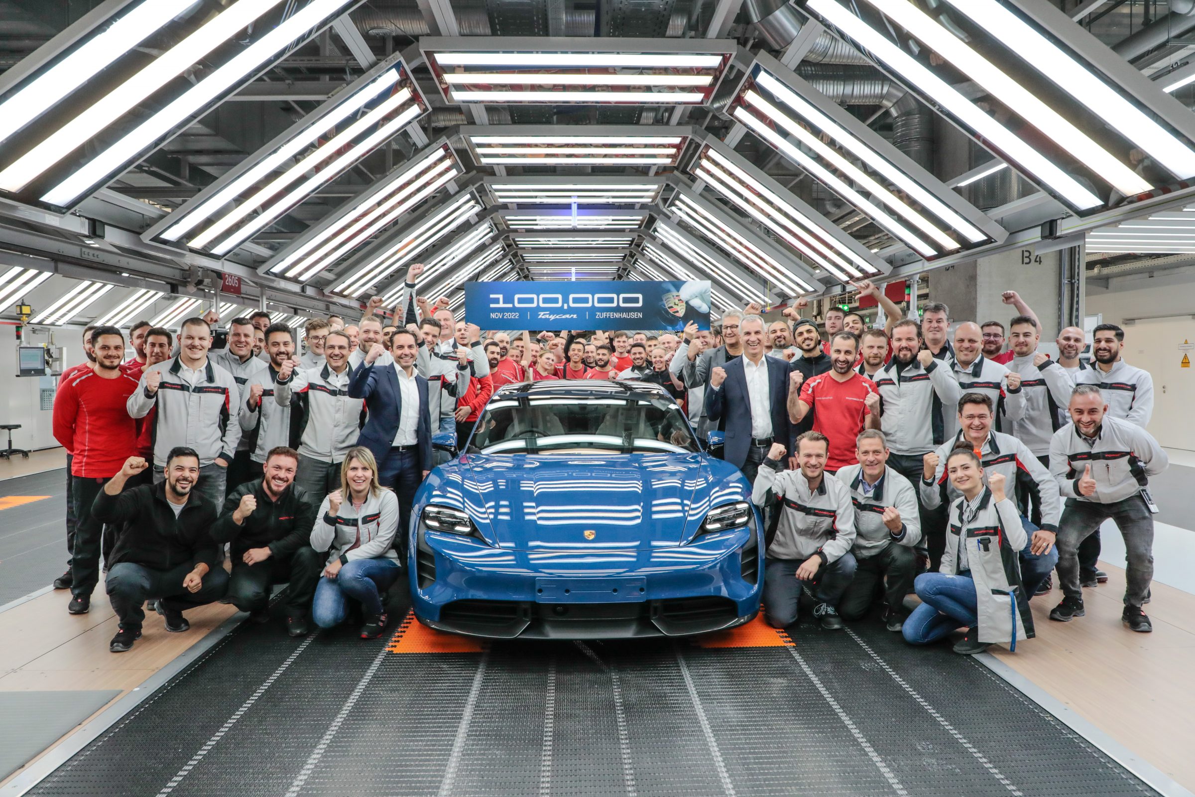 LINHA DE PRODUÇÃO Porsche Taycan 2022 – Fábrica alemã de carros esportivos elétricos