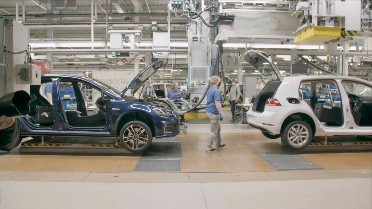 Linha de produção Volkswagen GOLF 8 – Volkswagen Car Factory