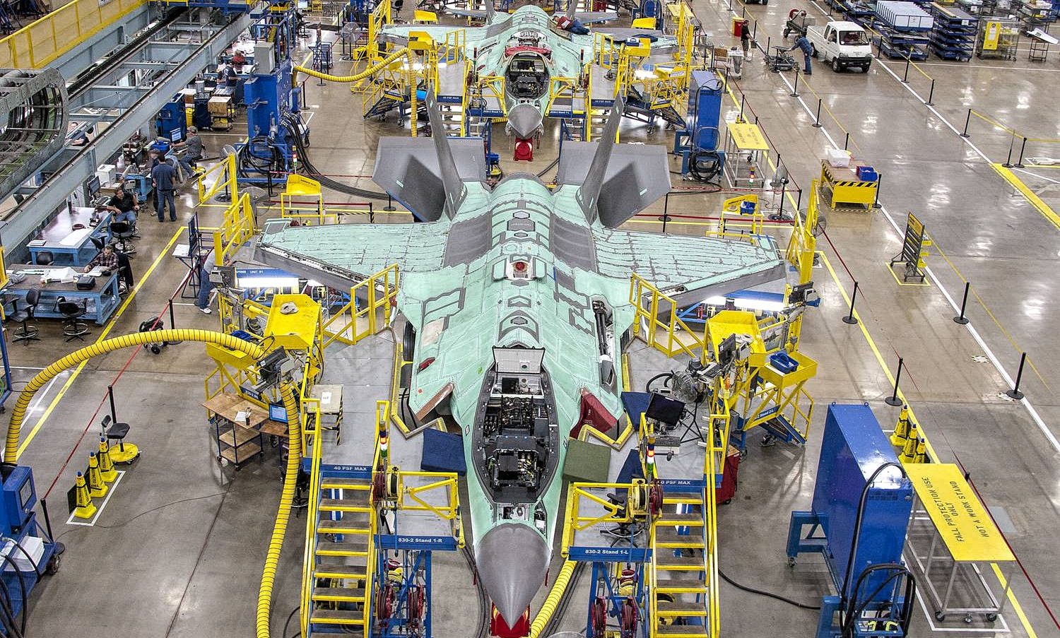 Por dentro da linha de montagem US Super Advanced Billions $ F-16 e F-35