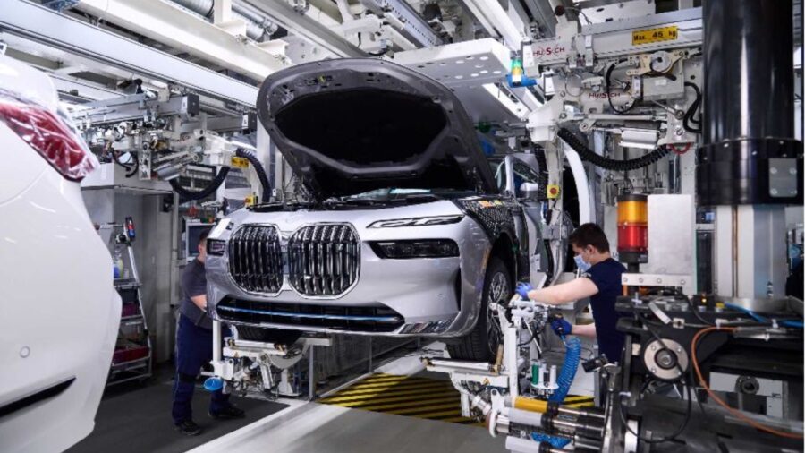 Por que a linha de produção da BMW mudou do Reino Unido para a China?